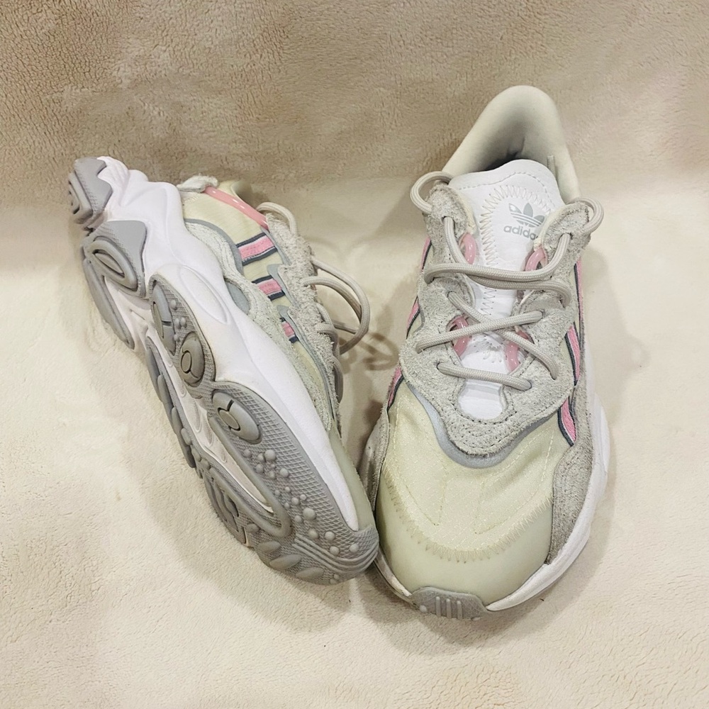 Women’s size 6 adidas athletic sneakers.